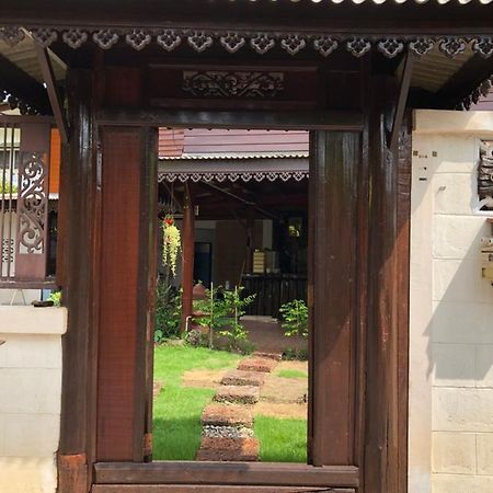 Banthai Guesthouse Phetchaburi Bagian luar foto
