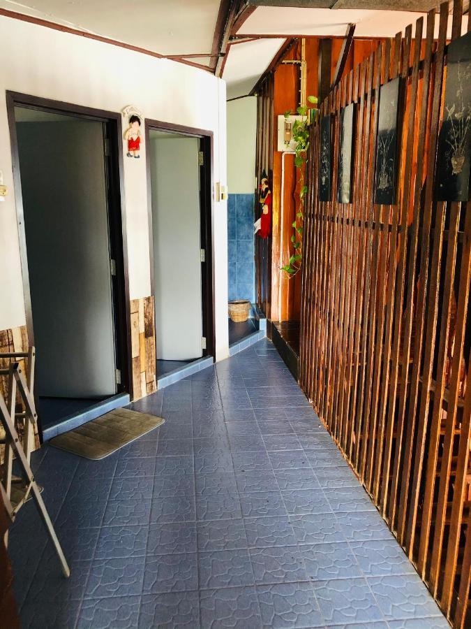 Banthai Guesthouse Phetchaburi Bagian luar foto