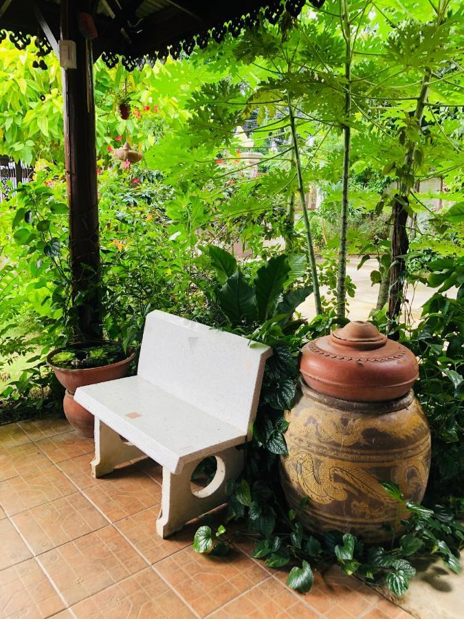Banthai Guesthouse Phetchaburi Bagian luar foto