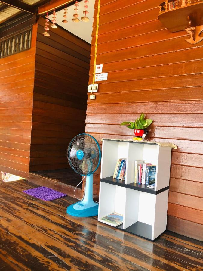 Banthai Guesthouse Phetchaburi Bagian luar foto
