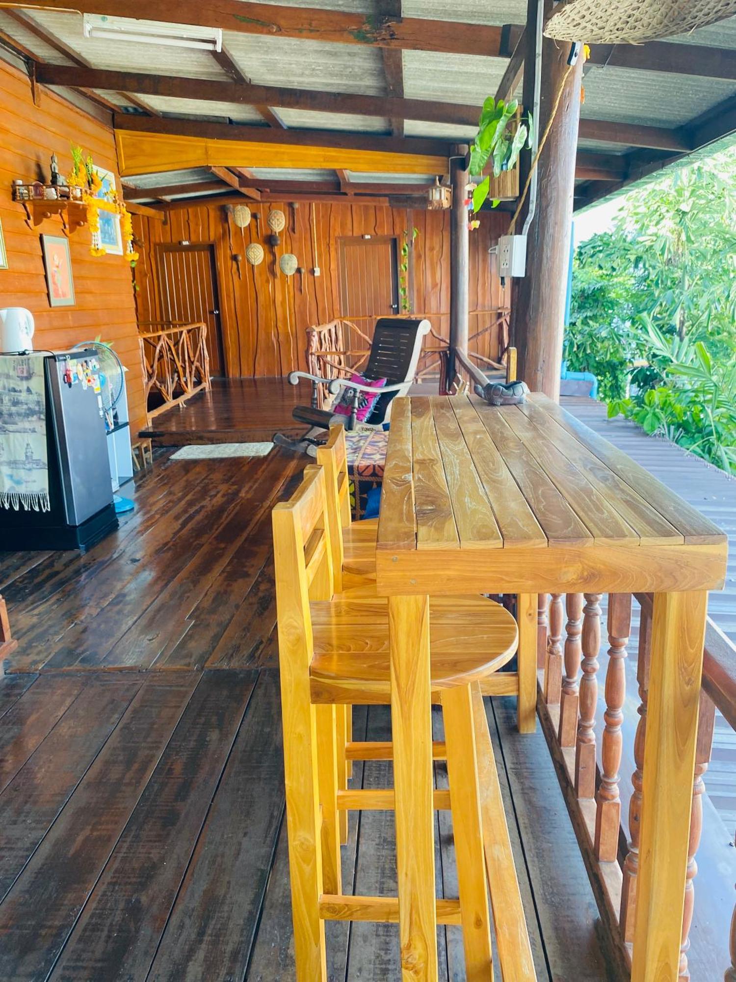 Banthai Guesthouse Phetchaburi Bagian luar foto