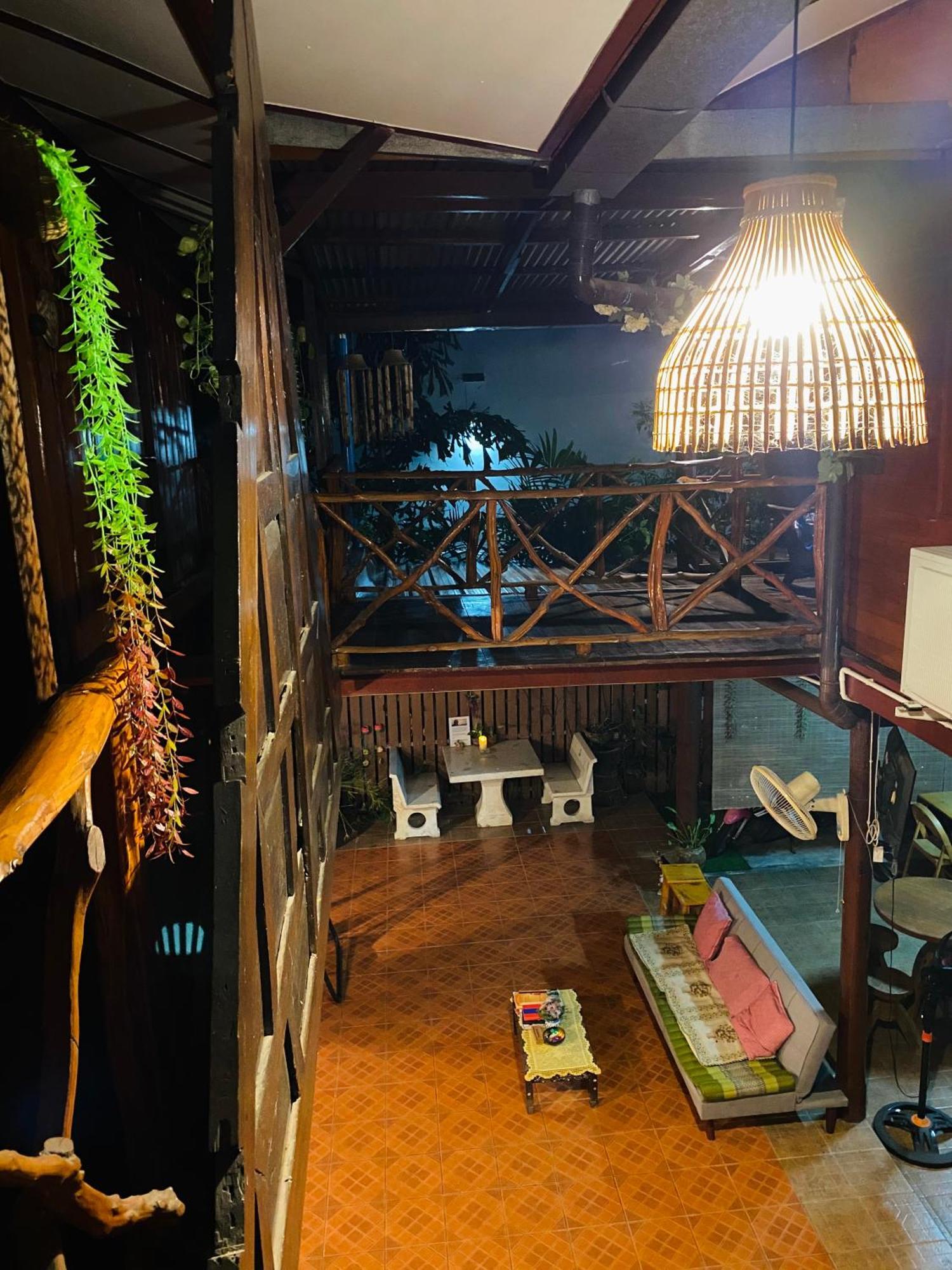 Banthai Guesthouse Phetchaburi Bagian luar foto