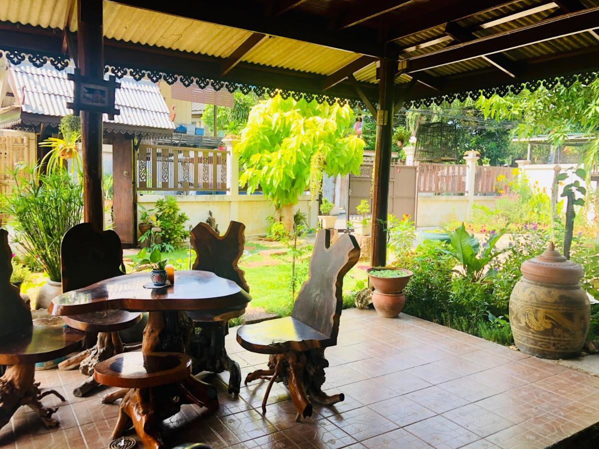 Banthai Guesthouse Phetchaburi Bagian luar foto