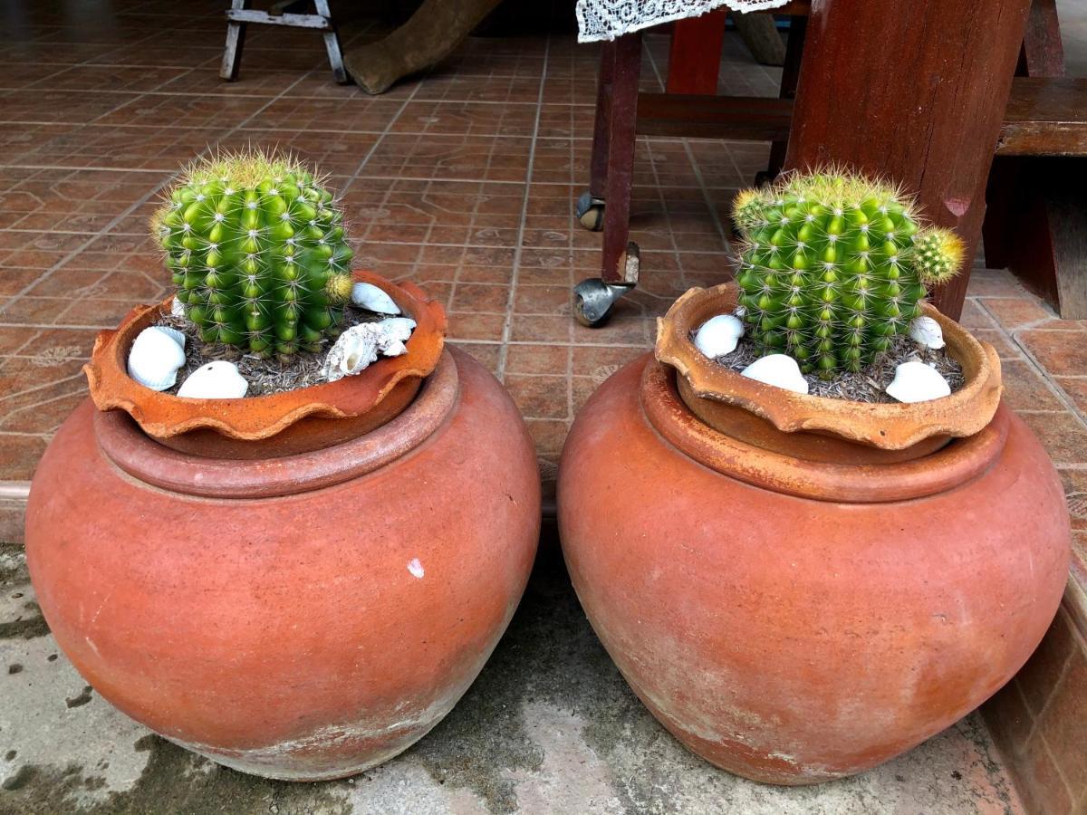 Banthai Guesthouse Phetchaburi Bagian luar foto